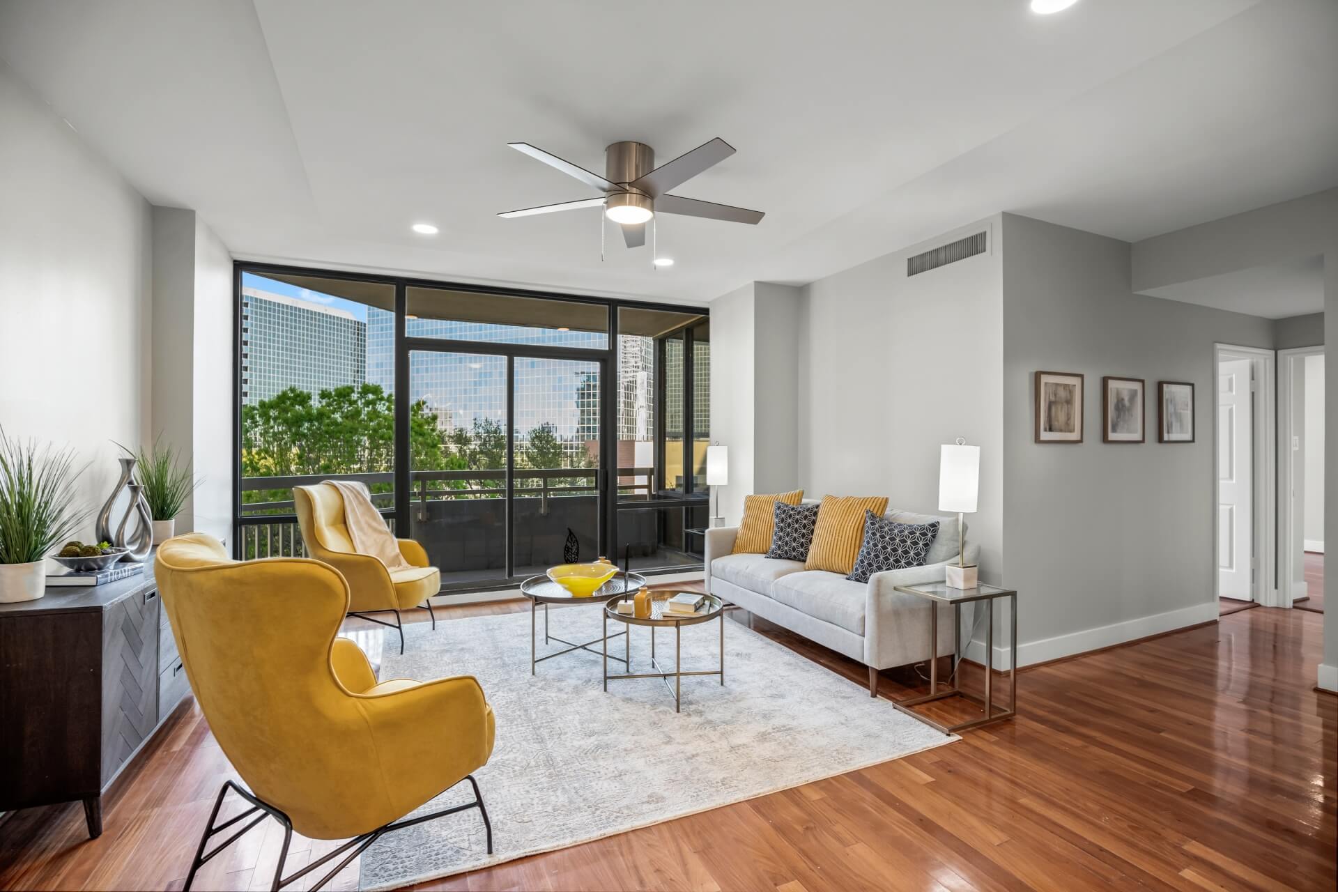 Exterior Photo Slide